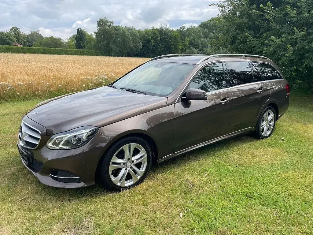 Gebraucht Mercedes E250 204 PS (150 kW) 2013 Braun Limousine