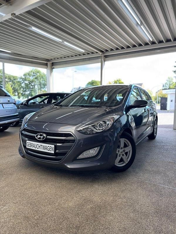 Grau Gebraucht 2016 Hyundai i30 Trend Kombi | 8.490 € (Fairer Preis) - Bild 1/4