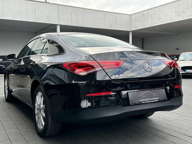 Gebraucht Mercedes CLA250e 218 PS (160 kW) 2022 Schwarz Limousine