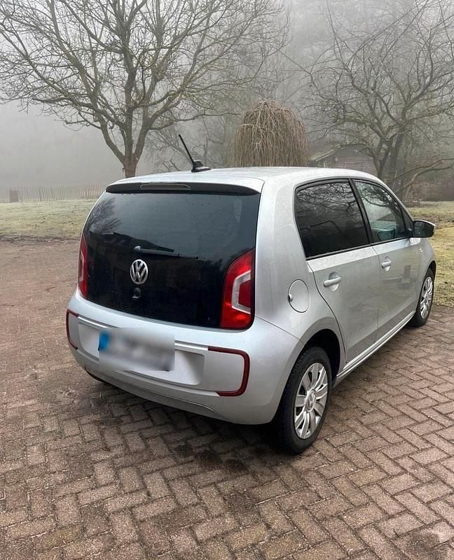 Grau Gebraucht 2016 VW up! Kleinwagen | 8.380 € (Superpreis) - Bild 1/4