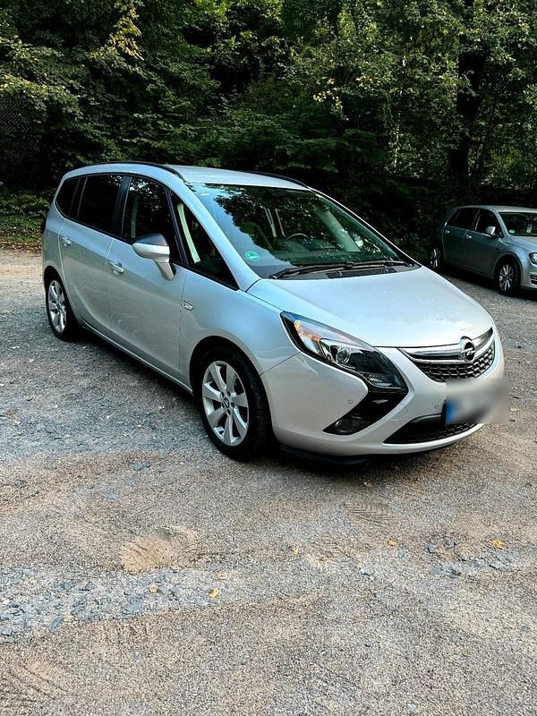 Silber Gebraucht 2014 Opel Zafira Tourer Van / Kleinbus | 5.900 € (Superpreis) - Bild 1/4
