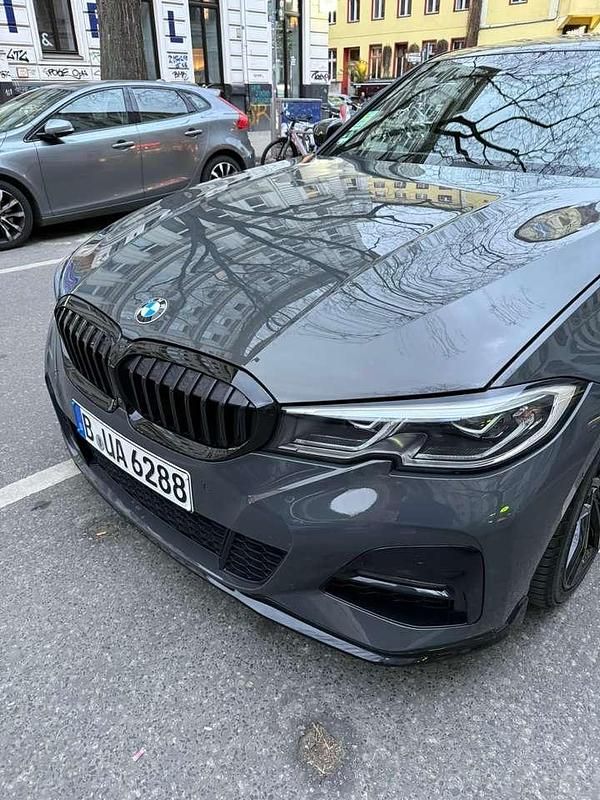 Używany BMW 330 M Sport 258 KM (189 kW) 2019 Szary Sedan/Limuzyna