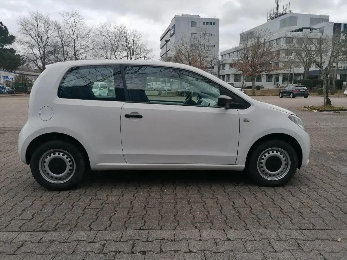 Używany Seat Mii 60 KM (44 kW) 2015 Biały Hatchback