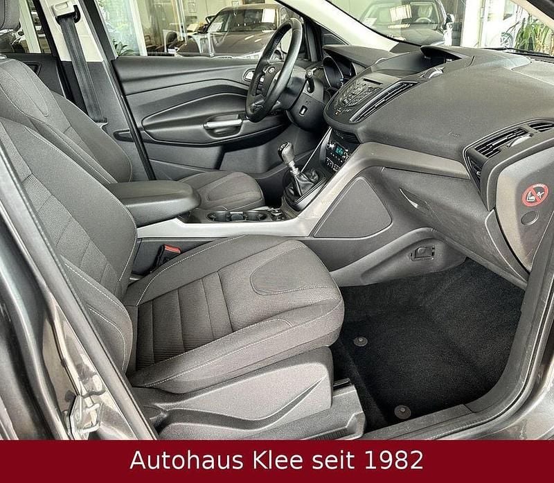 Gebraucht Ford Kuga 120 PS (88 kW) 2015 Grau SUV