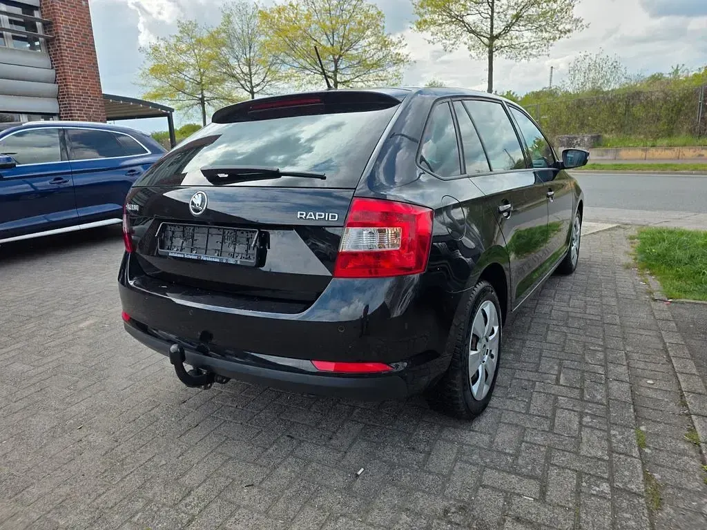 Gebraucht Skoda Rapid Ambition 90 PS (66 kW) 2017 Schwarz Kleinwagen