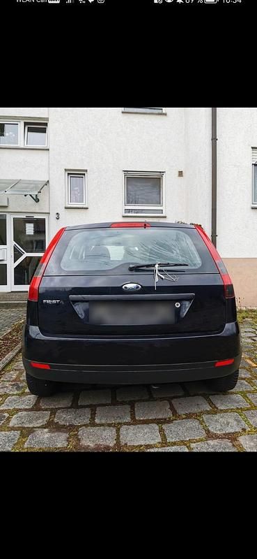 Gebraucht Ford Fiesta 69 PS (50 kW) 2004 Schwarz Kleinwagen