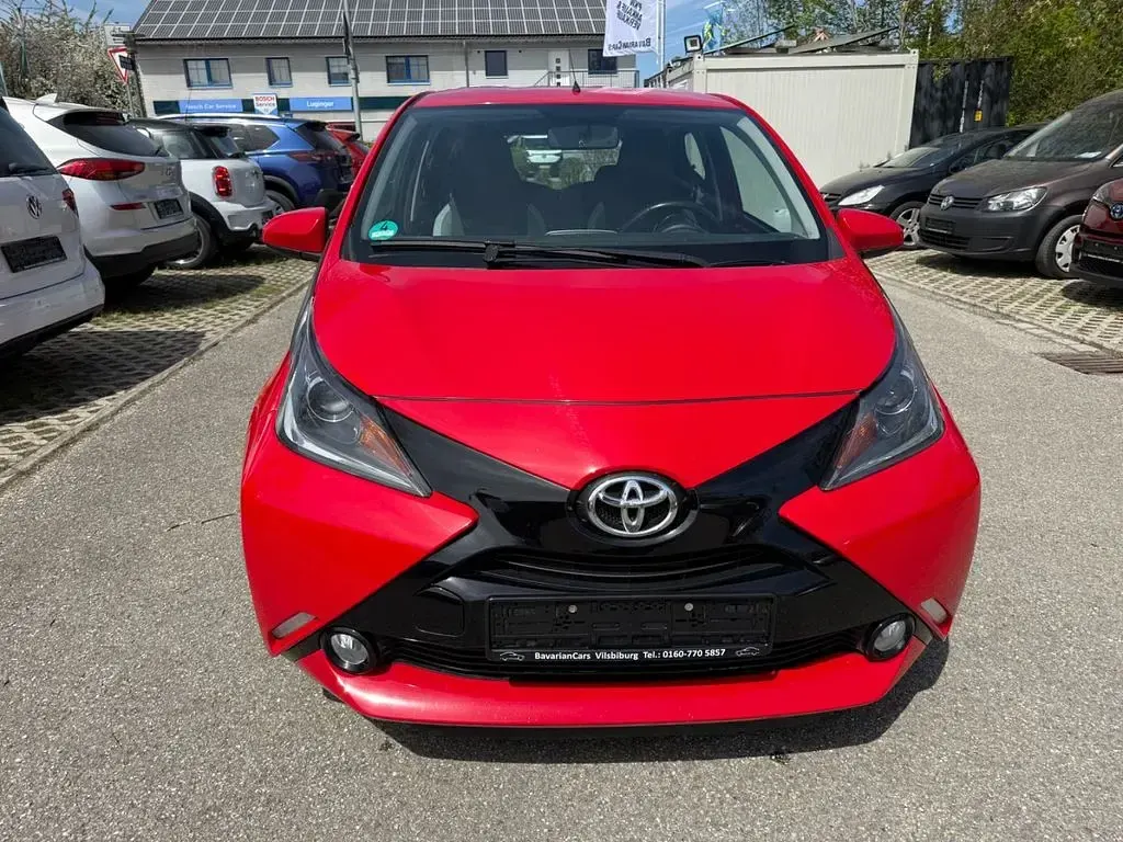 Gebraucht Toyota Aygo X-play 69 PS (50 kW) 2016 Rot Kleinwagen