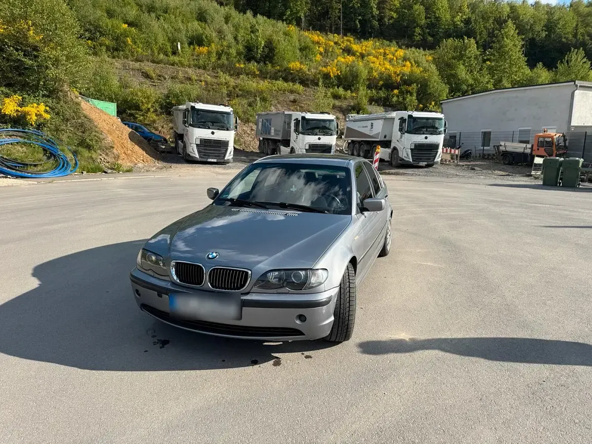 Gebraucht BMW 320 170 PS (125 kW) 2004 Grau Limousine