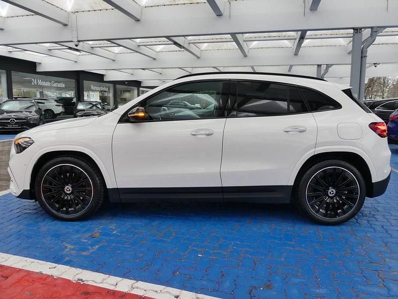 Gebraucht Mercedes GLA180 AMG 136 PS (100 kW) 2025 Unilack polarweiß SUV