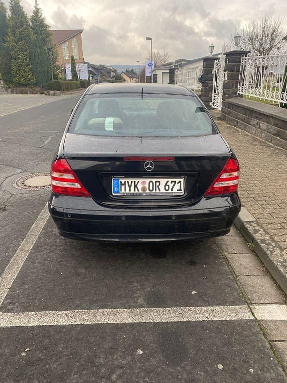 Schwarz Gebraucht 2007 Mercedes C180 Elegance Limousine | 2.999 € (Superpreis) - Bild 1/4