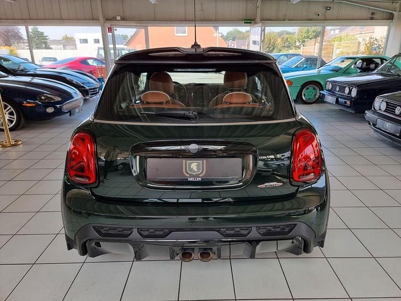 Gebraucht Mini John Cooper Works 231 PS (169 kW) 2024 Rebell green Kleinwagen