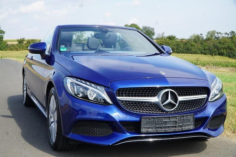 Blau Gebraucht 2017 Mercedes C180 Cabrio | 20.950 € (Guter Preis) - Bild 1/4