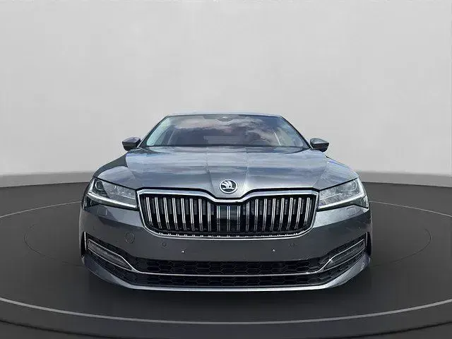 Gebraucht Skoda Superb Style 190 PS (139 kW) 2023 Graphite grau Limousine