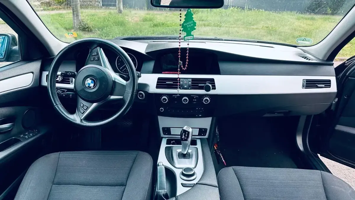 Gebraucht BMW 520 Exclusive 170 PS (125 kW) 2008 Schwarz Limousine