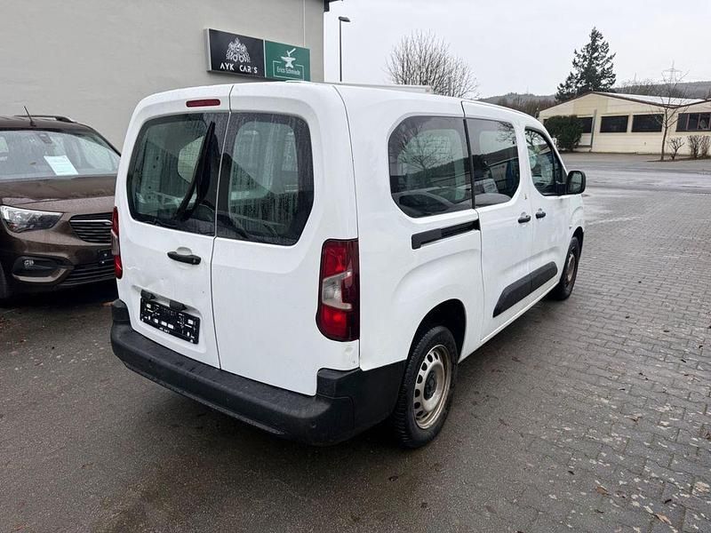 Gebraucht Opel Combo Selection 102 PS (75 kW) 2021 Weiß Van / Kleinbus