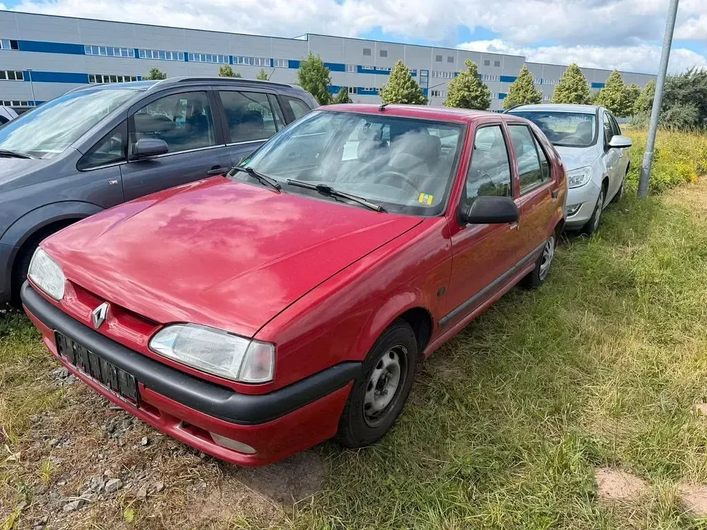 Gebraucht Renault 19 73 PS (53 kW) 1993 Rot Limousine