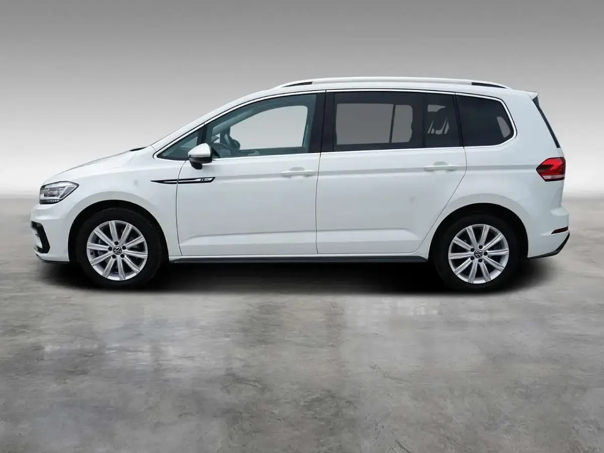 Gebraucht VW Touran Highline 150 PS (110 kW) 2025 Weiß Van / Kleinbus