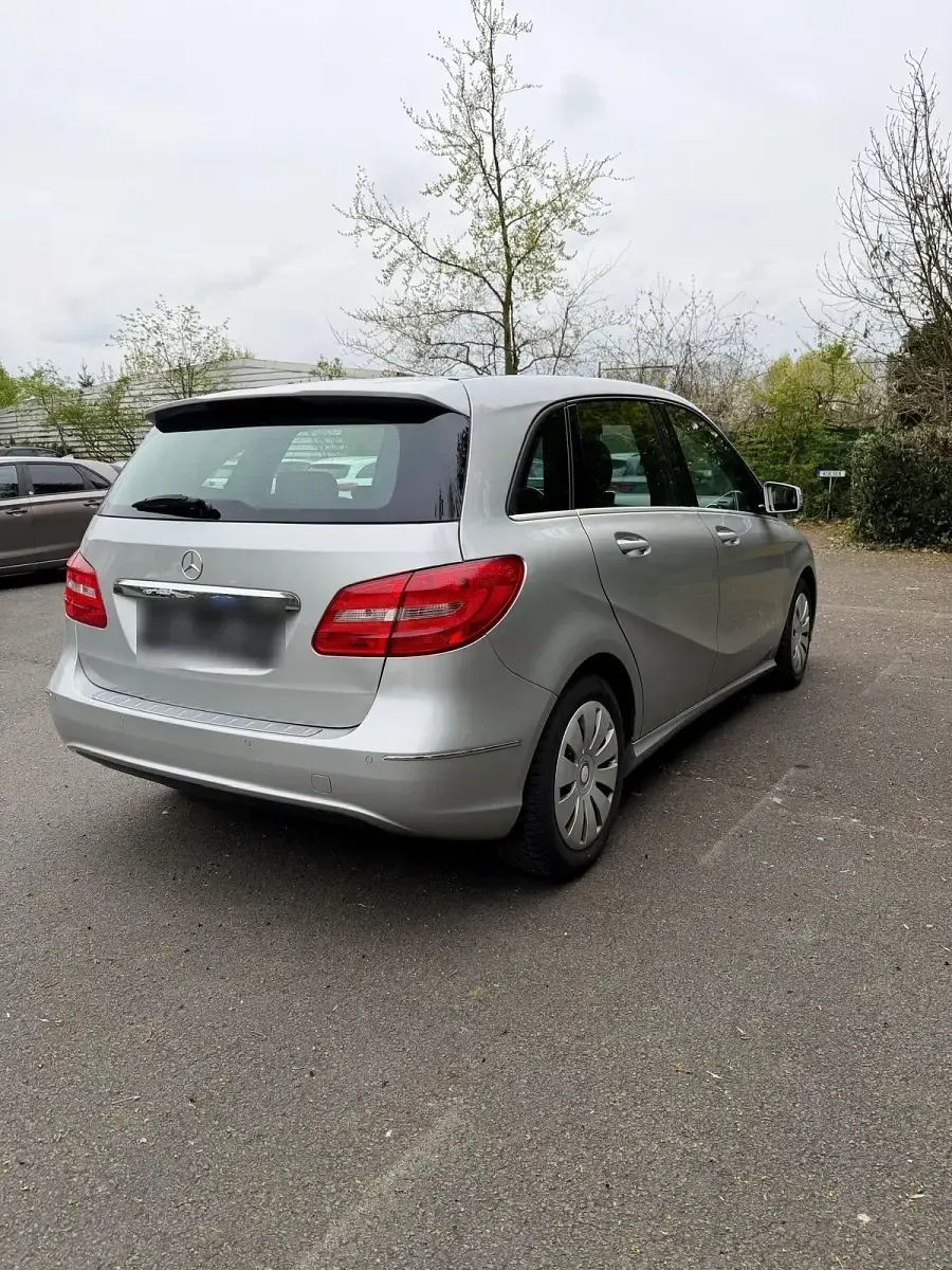 Gebraucht Mercedes B200 156 PS (114 kW) 2012 Grau Kleinwagen