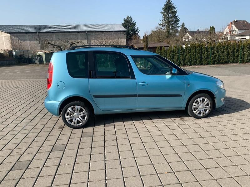 Gebraucht Skoda Roomster 105 PS (77 kW) 2012 Blau Van / Kleinbus