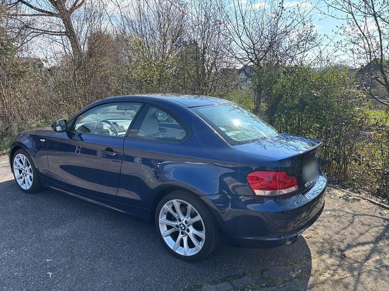 Gebraucht BMW 120 Coupé 170 PS (125 kW) 2011 Blau Coupé