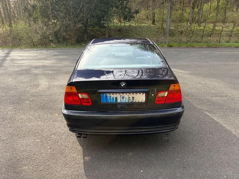Gebraucht BMW 323 170 PS (125 kW) 1999 Blau Limousine