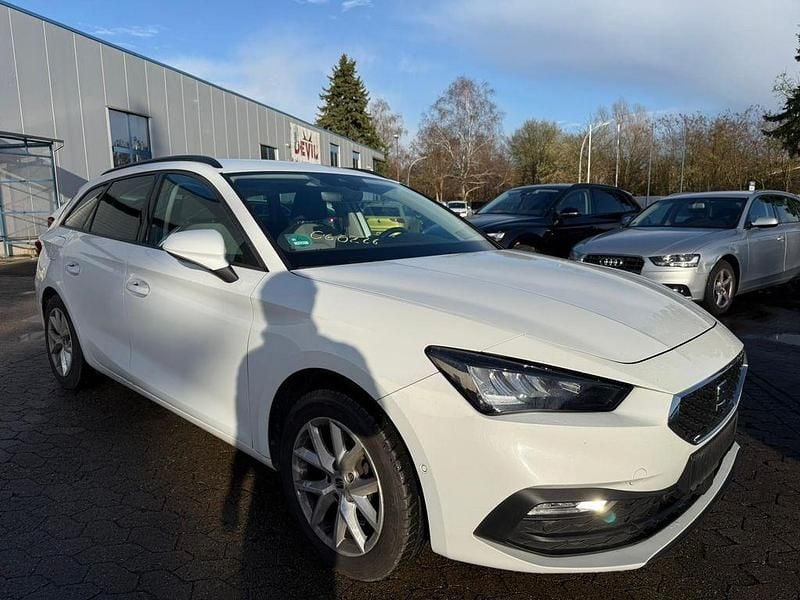 Gebraucht Seat Leon Style 131 PS (96 kW) 2022 Weiß Limousine