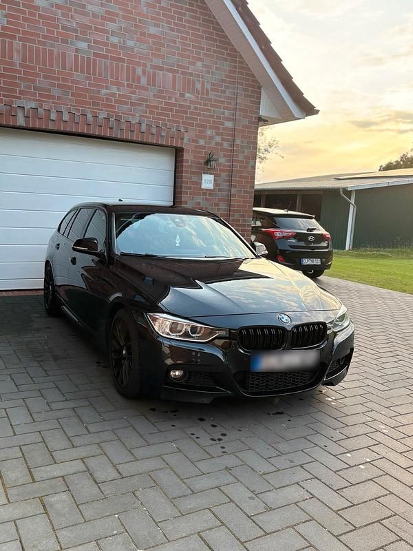 Gebraucht BMW 320 184 PS (135 kW) 2012 Schwarz Kombi