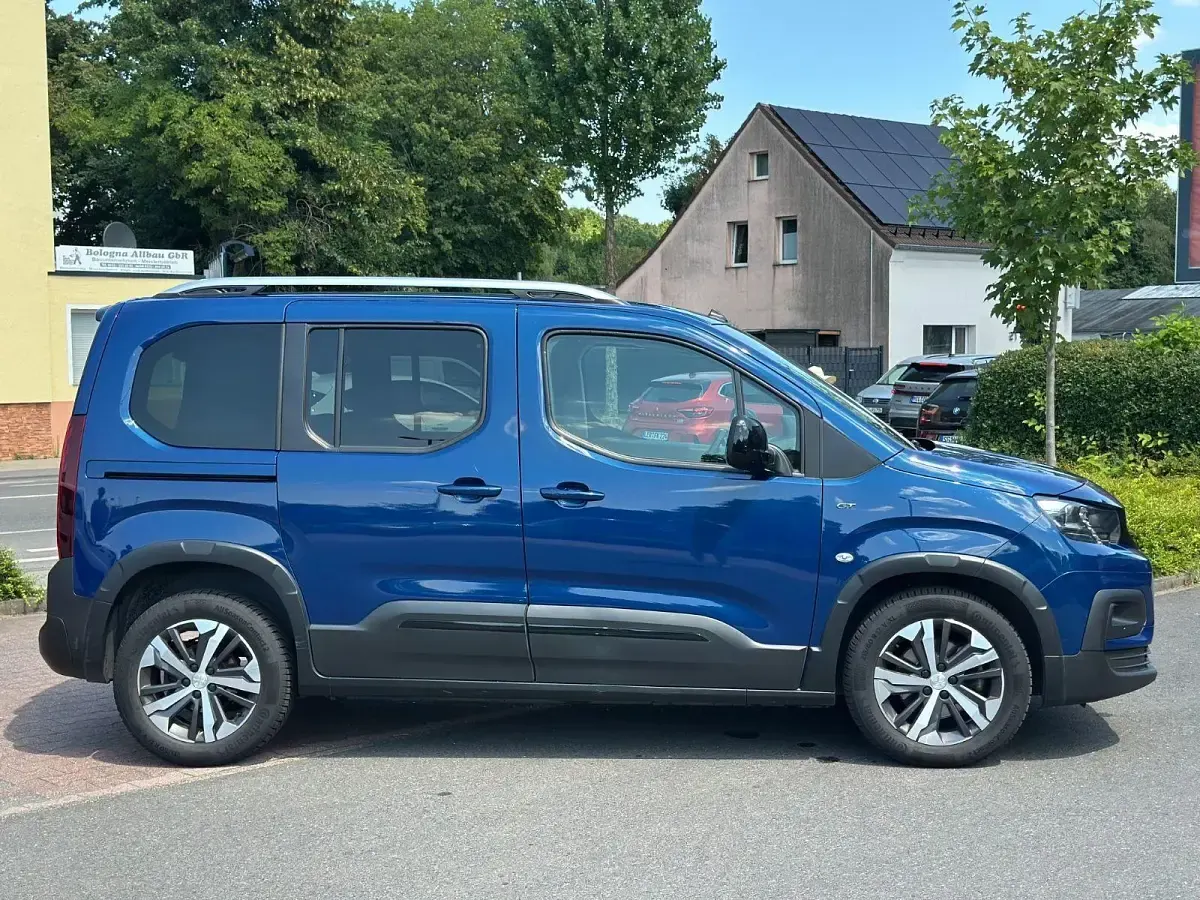 Gebraucht Peugeot Rifter GT 131 PS (96 kW) 2023 Blau Van / Kleinbus