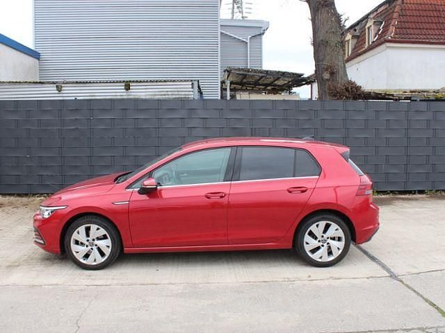 Gebraucht VW Golf VIII Style 150 PS (110 kW) 2022 Rot Limousine