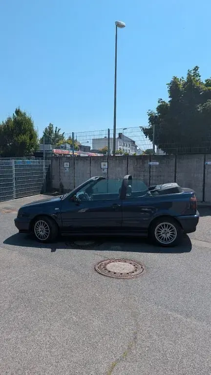 Gebraucht VW Golf Classicline 101 PS (74 kW) 1997 Blau Cabrio