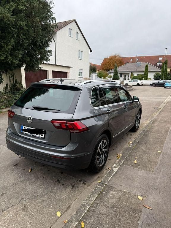 Grau Gebraucht 2018 VW Tiguan Join SUV | 18.750 € (Fairer Preis) - Bild 1/4