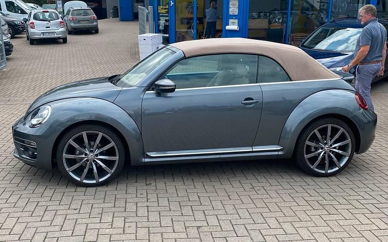 Gebraucht VW Beetle Cabriolet 150 PS (110 kW) 2017 Grau Cabrio