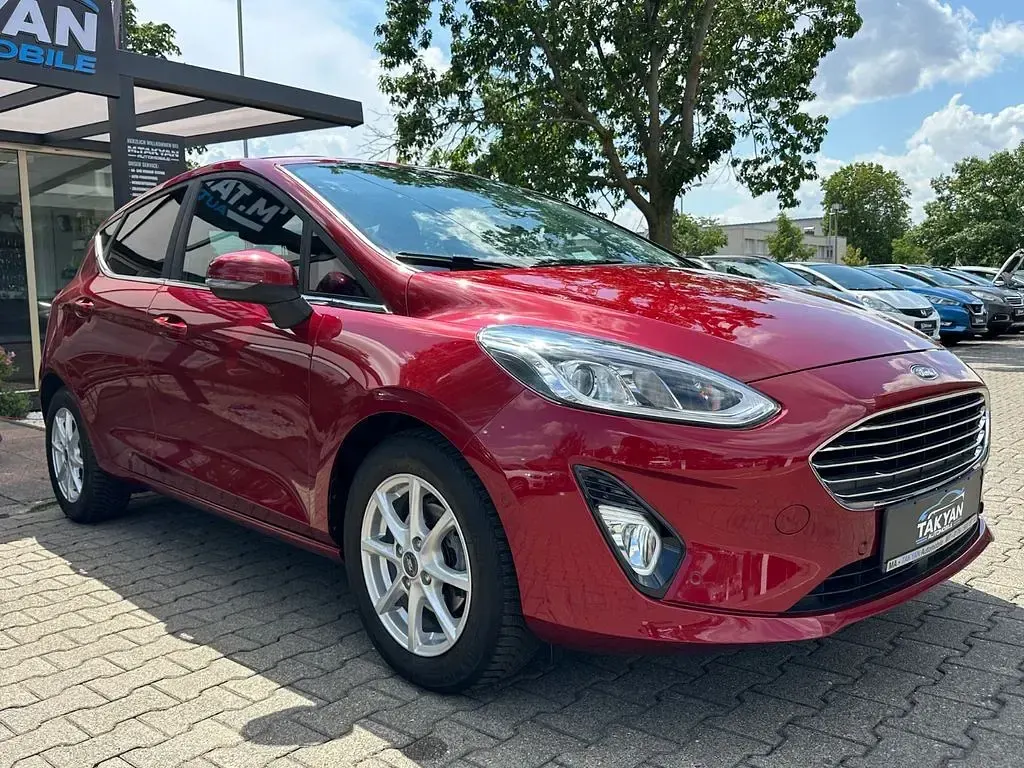 Gebraucht Ford Fiesta Titanium 101 PS (74 kW) 2018 Rot Kleinwagen