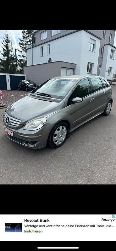 Grau Gebraucht 2008 Mercedes B180 Van / Kleinbus | 3.999 € (Guter Preis) - Bild 1/4