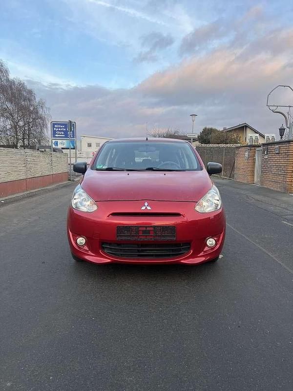 Rot Gebraucht 2014 Mitsubishi Space Star Plus Limousine | 3.200 € (Fairer Preis) - Bild 1/4