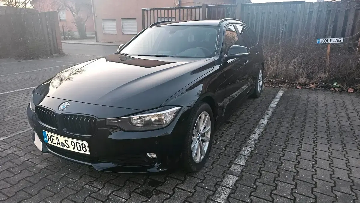 Gebraucht BMW 320 184 PS (135 kW) 2012 Schwarz Kombi