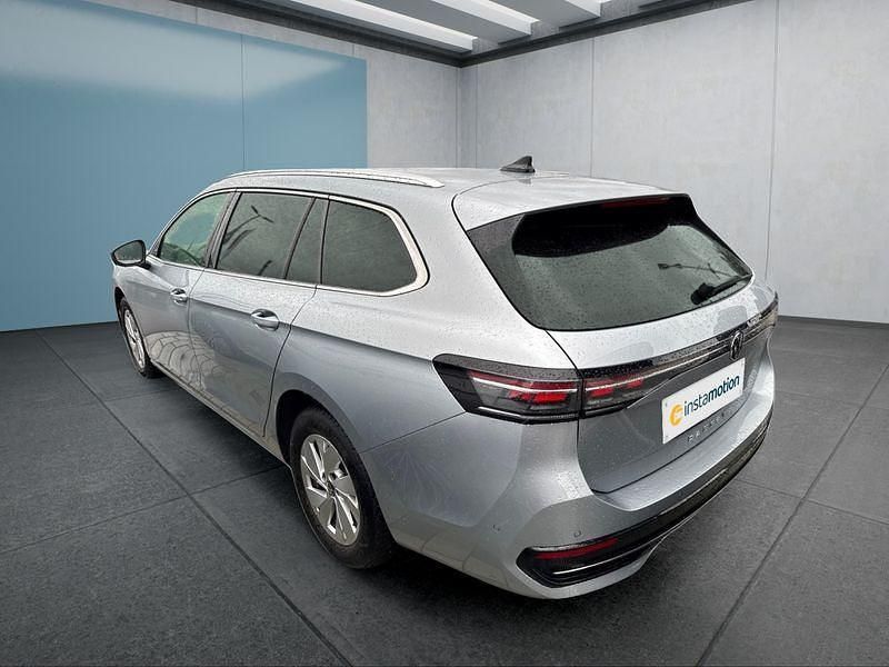 Gebraucht VW Passat 150 PS (110 kW) 2024 Silber Kombi