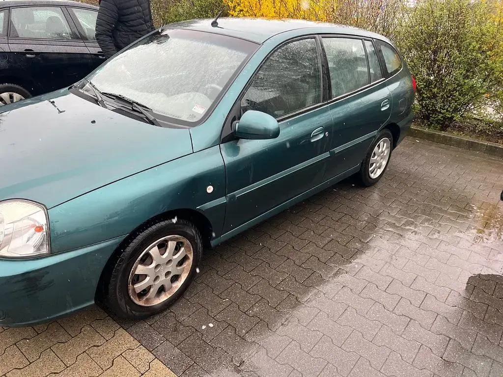 Usata Kia Rio 82 CV (60 kW) 2004 Verde Berlina