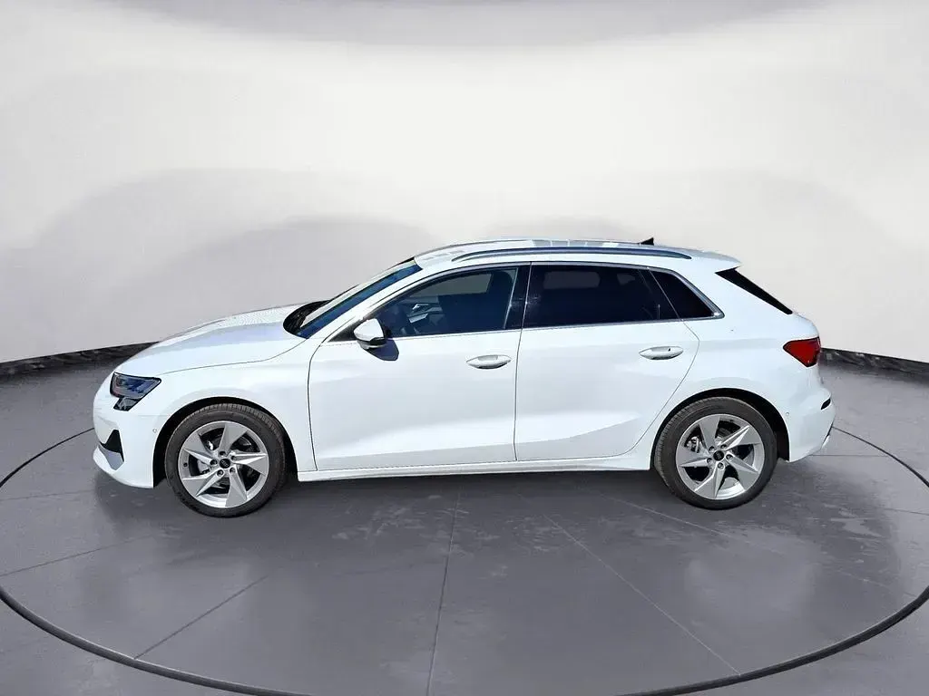 Gebraucht Audi A3 Advanced 150 PS (110 kW) 2025 Gletscherweiß metallic Limousine