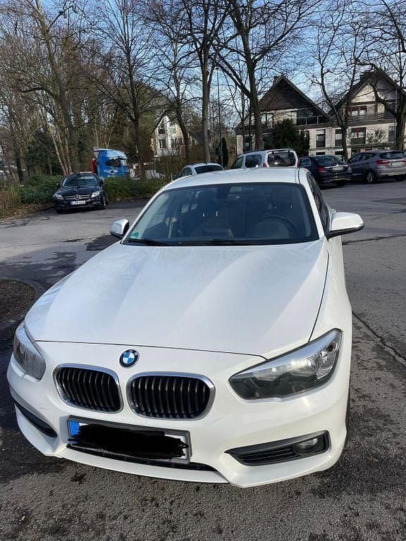 Weiß Gebraucht 2015 BMW 116 Advantage Kleinwagen | 8.400 € (Guter Preis) - Bild 1/4