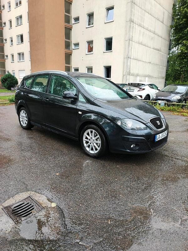 Schwarz Gebraucht 2010 Seat Altea XL Van / Kleinbus | 3.900 € (Fairer Preis) - Bild 1/4