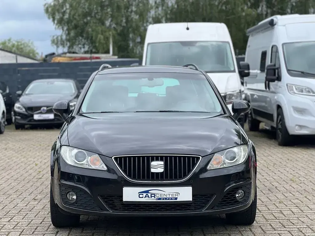 Gebraucht Seat Exeo Style 143 PS (105 kW) 2010 Schwarz Limousine