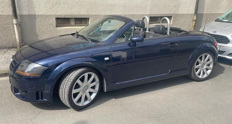 Blau Gebraucht 2002 Audi TT Roadster S-Line Cabrio | 9.500 € (Etwas zu teuer) - Bild 1/4