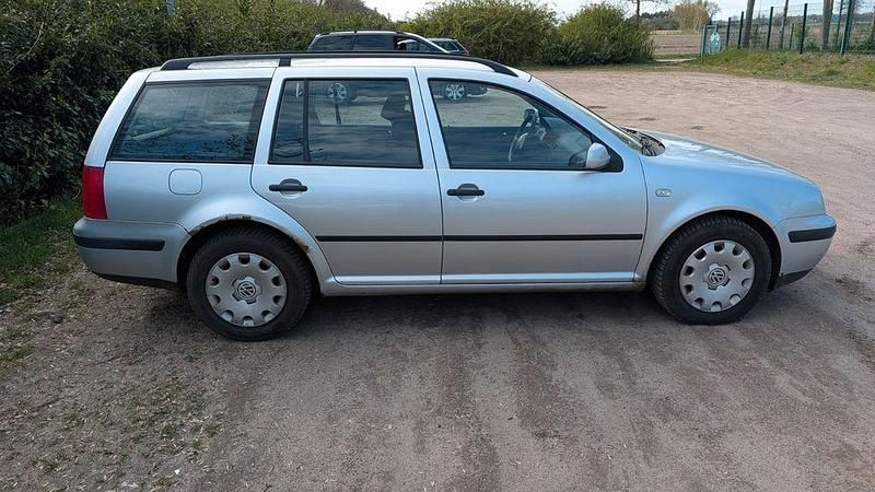 Gebraucht VW Golf IV Trendline 101 PS (74 kW) 2005 Silber Kombi