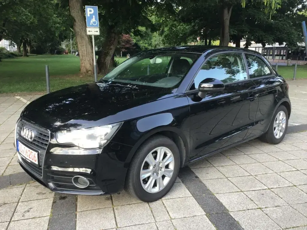 Gebraucht Audi A1 Attraction 86 PS (63 kW) 2011 Schwarz Kleinwagen