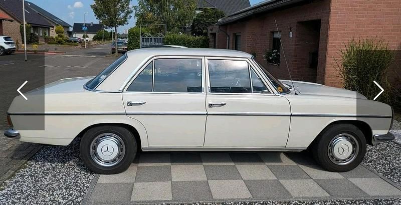 Weiß Gebraucht 1973 Mercedes W115 Limousine | 12.000 € - Bild 1/4