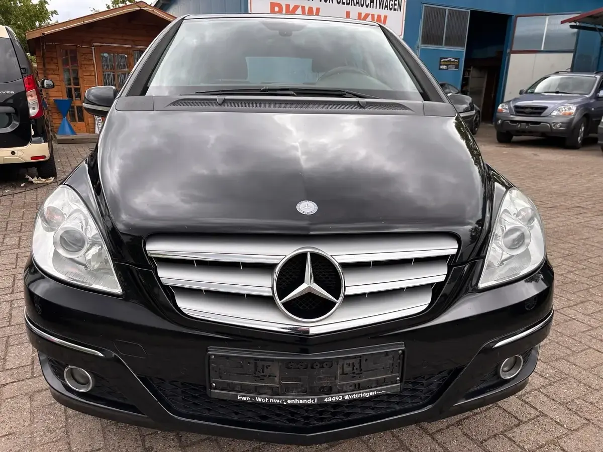 Gebraucht Mercedes B180 Elegance 109 PS (80 kW) 2009 Schwarz Van / Kleinbus