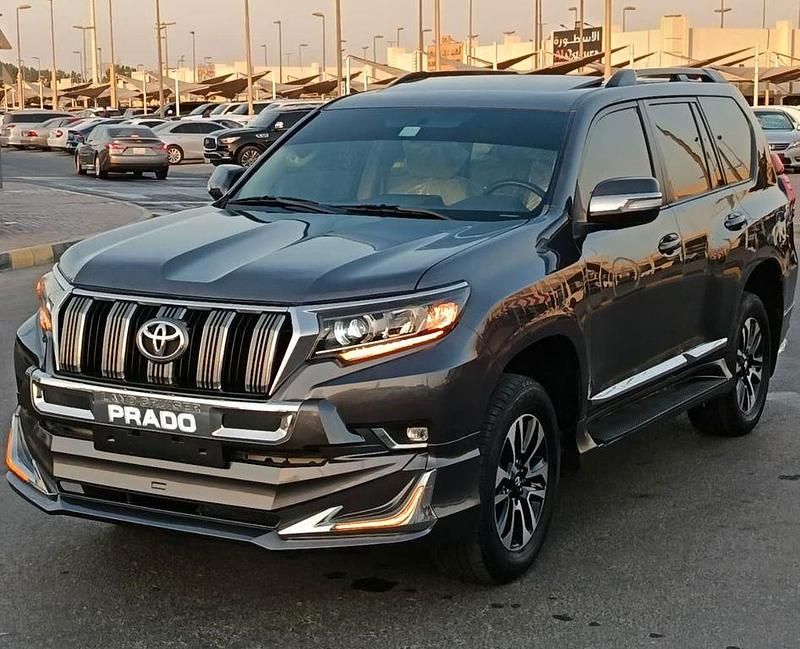 Braun Gebraucht 2013 Toyota Prado SUV | 28.800 € - Bild 1/4