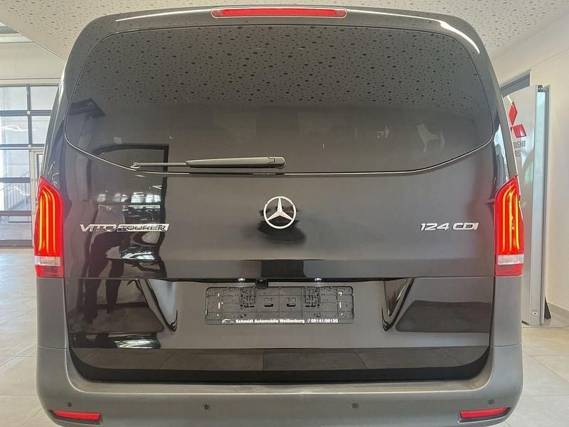 Gebraucht Mercedes Vito 237 PS (174 kW) 2022 Schwarz Van