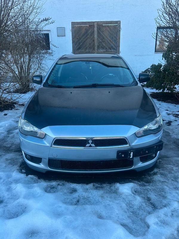 Silber Gebraucht 2011 Mitsubishi Lancer Limousine | 3.350 € (Superpreis) - Bild 1/4